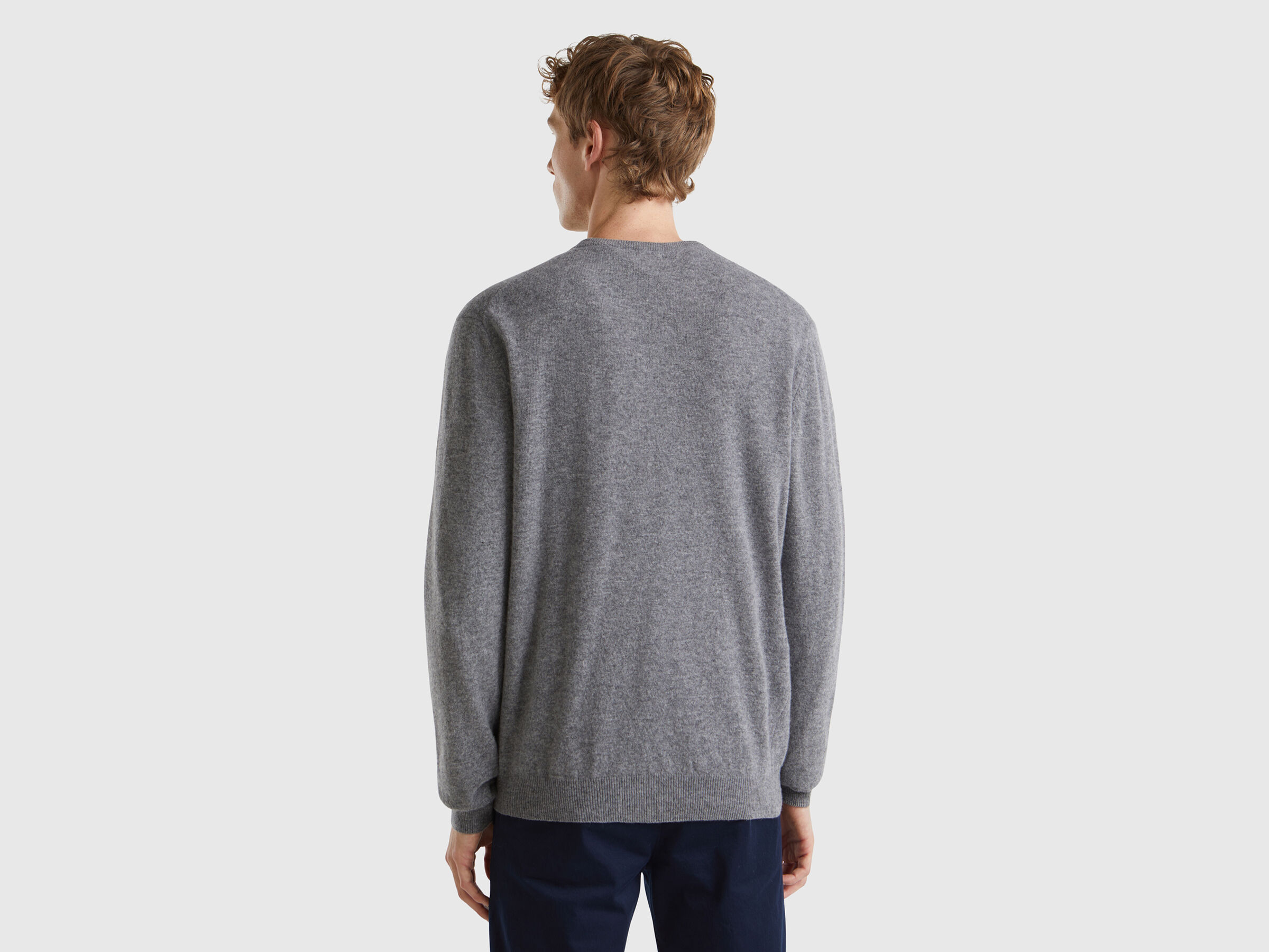 V NECK SWEATER L/S Men image number 2